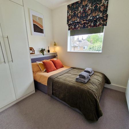 1-Bed Apartment, Close To Kensington Olympia With Free Wi-Fi & Netflix London Luaran gambar