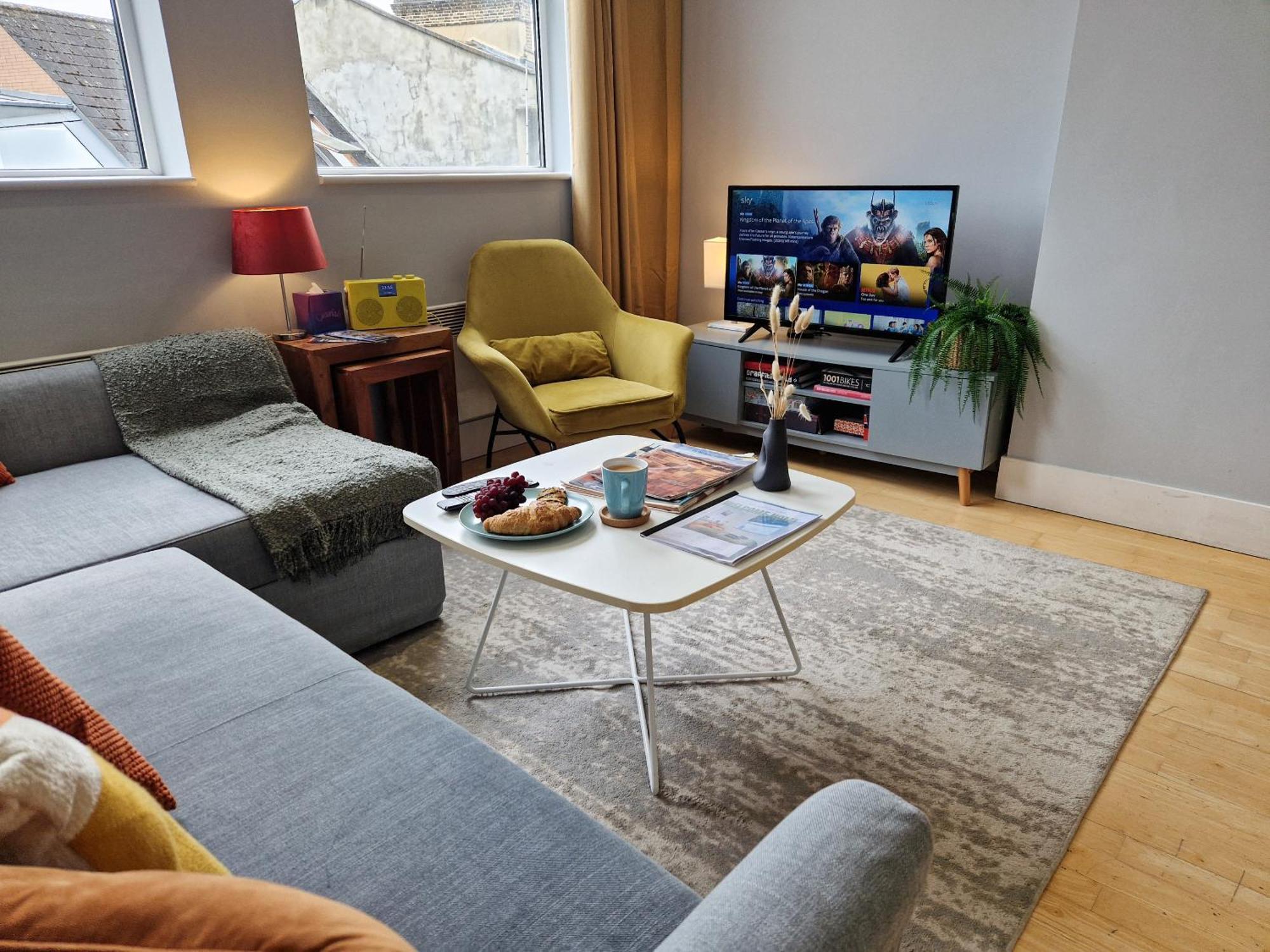 1-Bed Apartment, Close To Kensington Olympia With Free Wi-Fi & Netflix London Luaran gambar