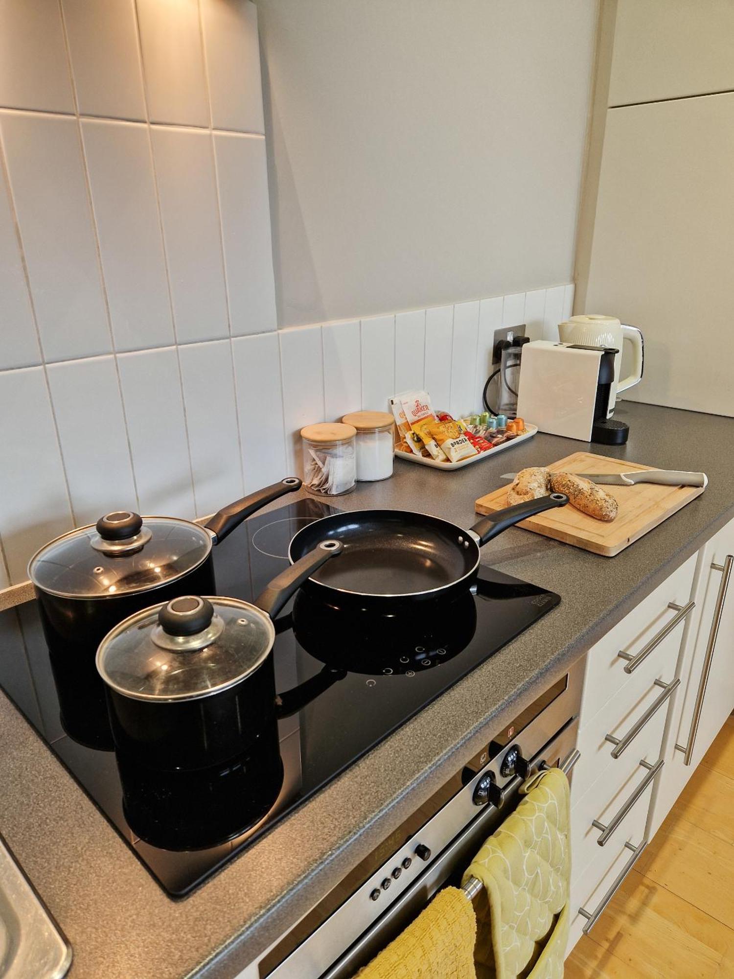 1-Bed Apartment, Close To Kensington Olympia With Free Wi-Fi & Netflix London Luaran gambar