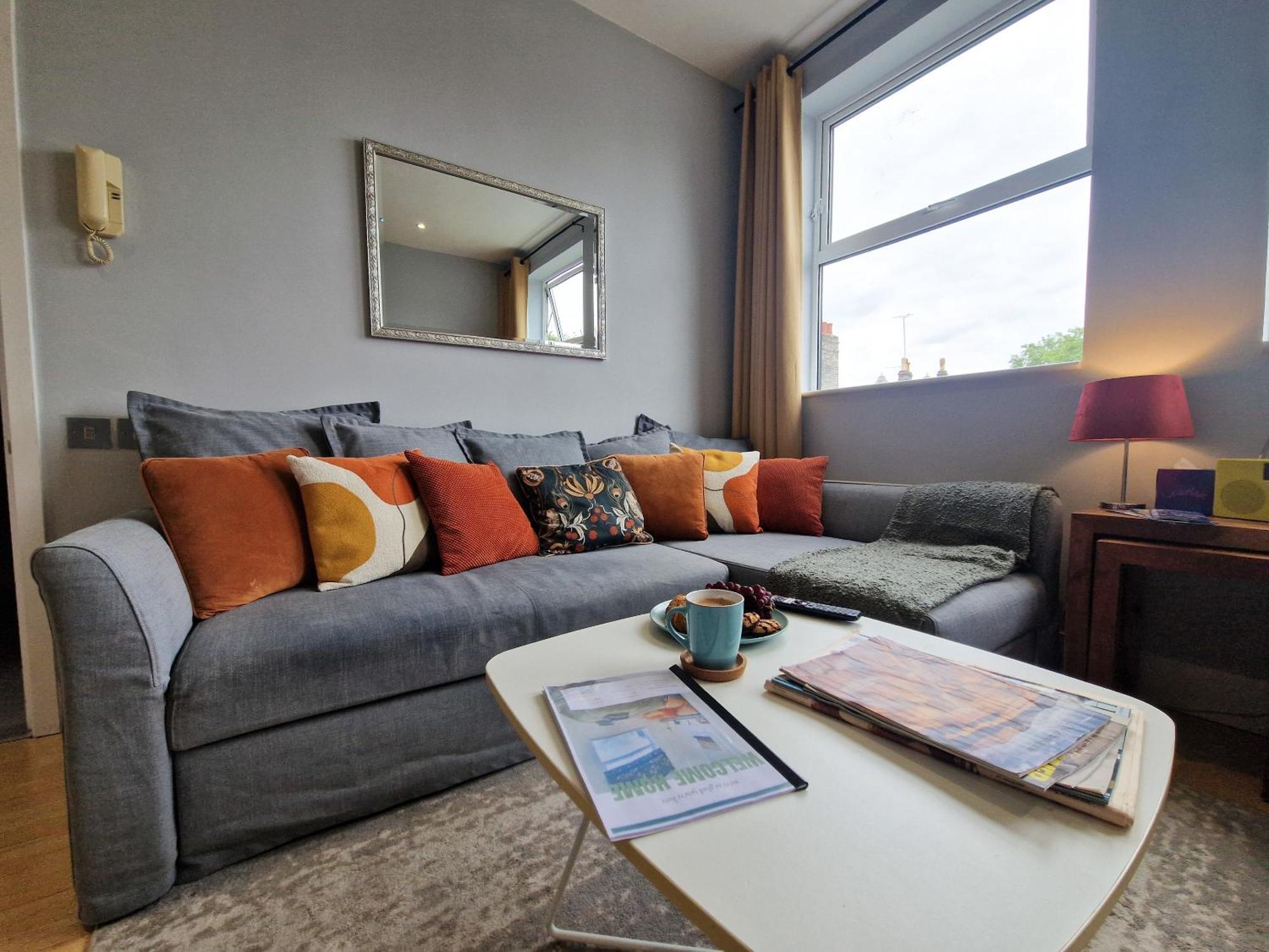 1-Bed Apartment, Close To Kensington Olympia With Free Wi-Fi & Netflix London Luaran gambar